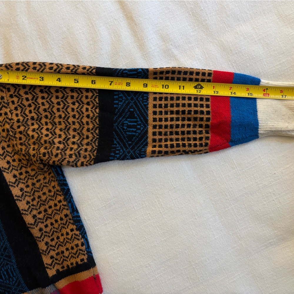 Colorful Geometric Sweater - Picture 7 of 7